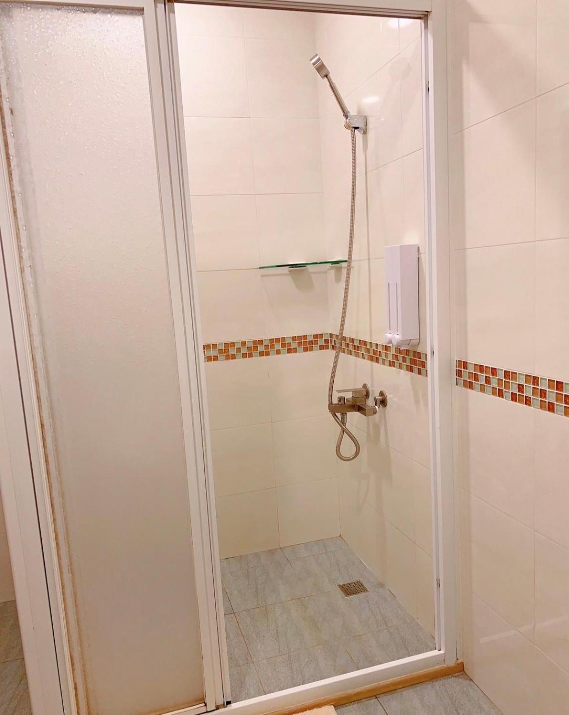 Travelers Hostel 마공 외부 사진