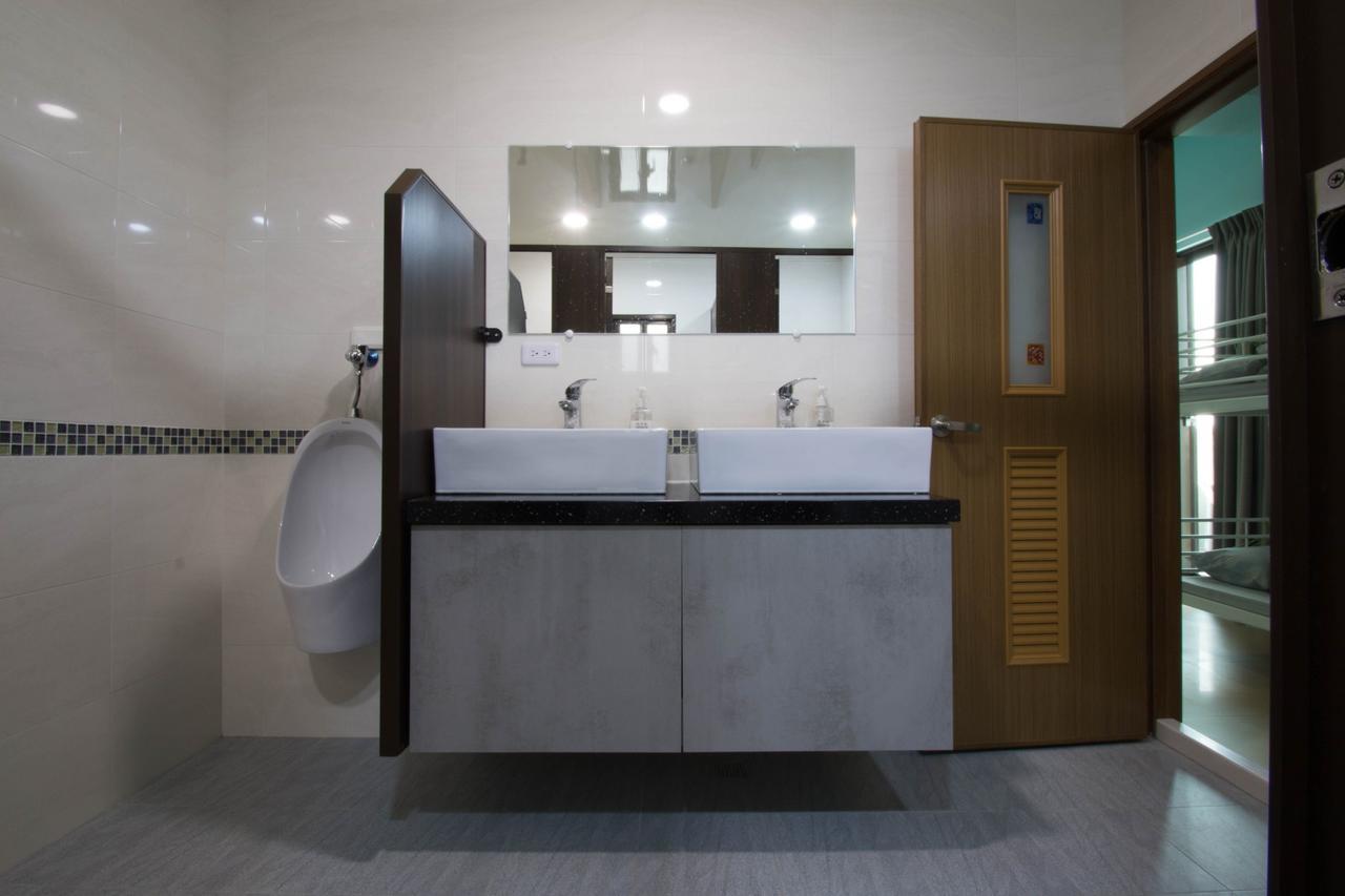 Travelers Hostel 마공 외부 사진