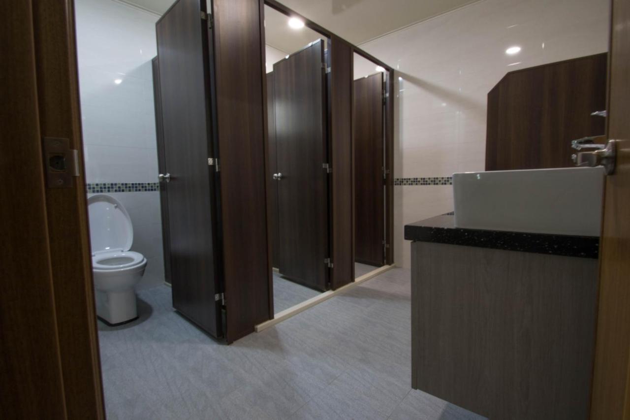 Travelers Hostel 마공 외부 사진